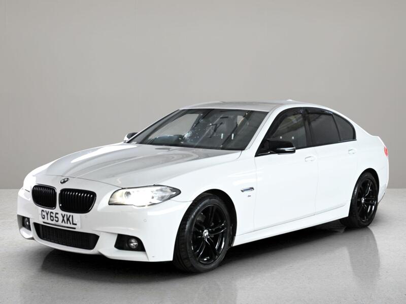 BMW 5 Series view 4