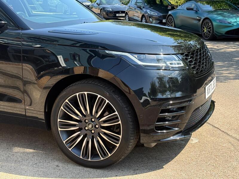 Land Rover Range Rover Velar view 4