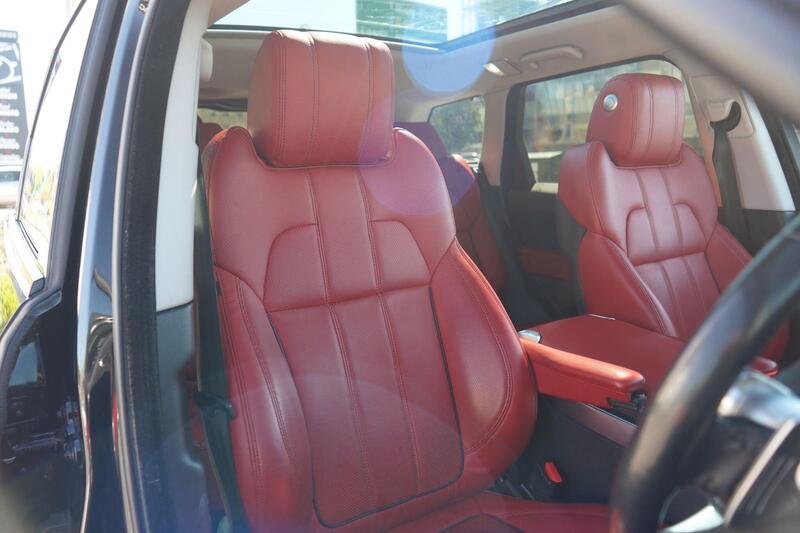Land Rover Range Rover Sport view 3