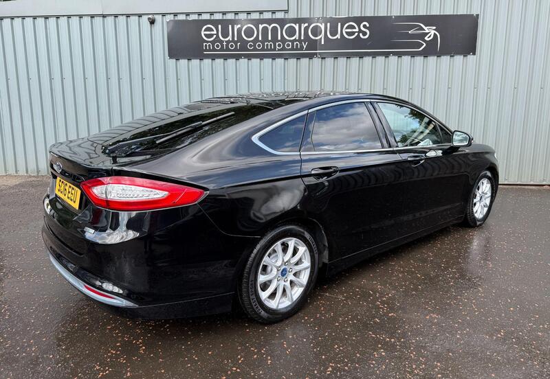 Ford Mondeo view 3