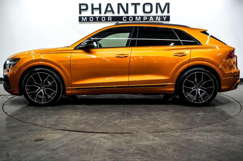 Audi Q8 view 3