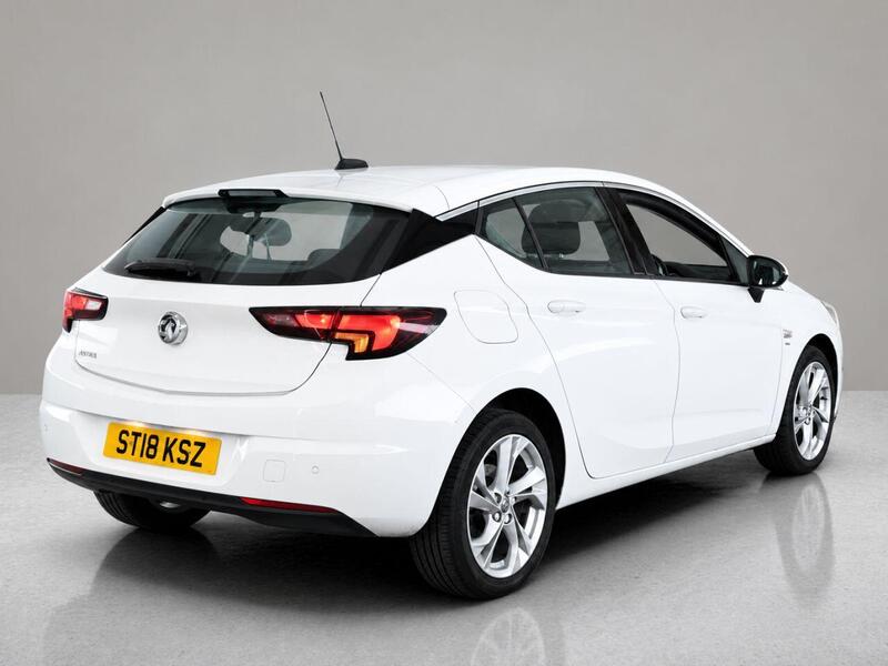 Vauxhall Astra view 5