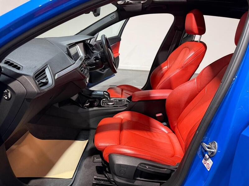 BMW 1 Series view 6