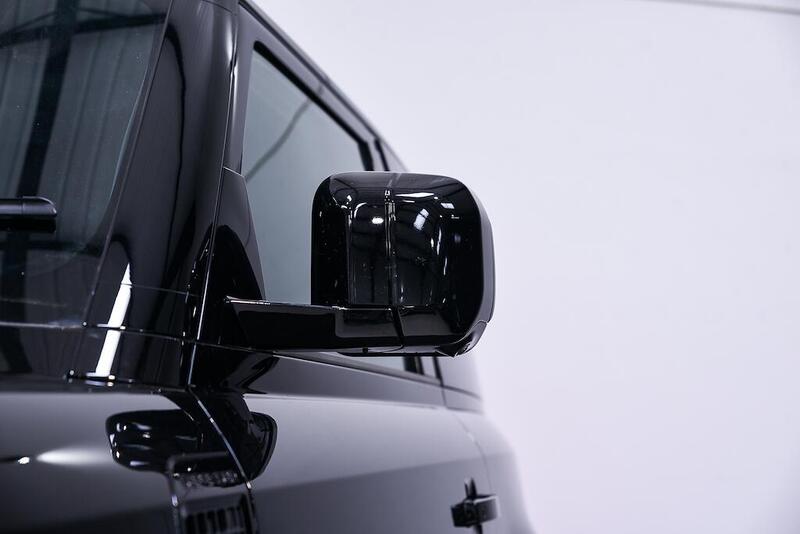 Land Rover Defender 90 view 6