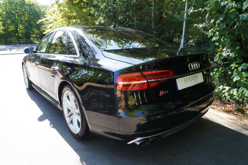 Audi S8 view 4