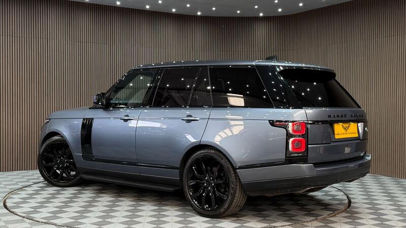 Land Rover Range Rover view 2