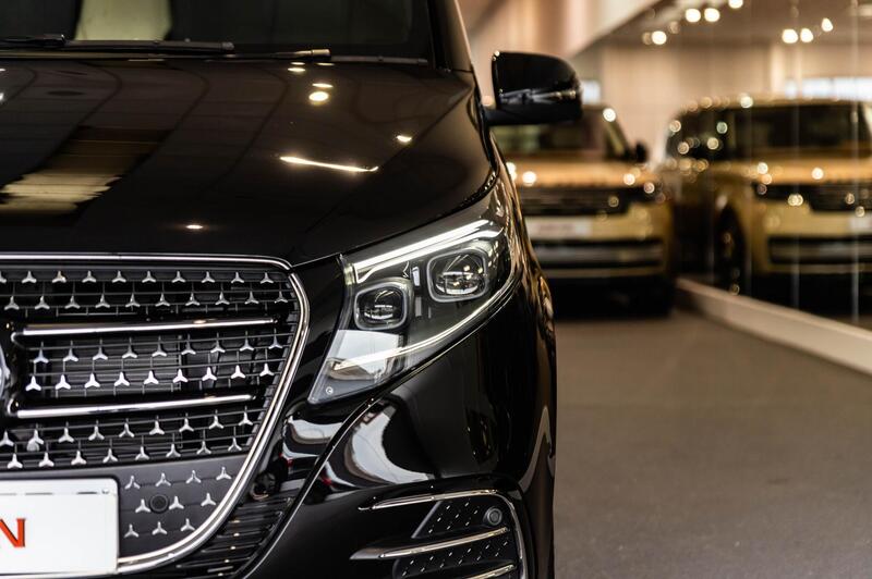 Mercedes-Benz V Class view 4