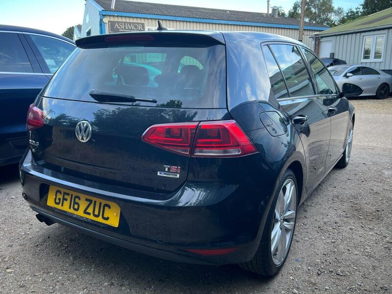 Volkswagen Golf view 2