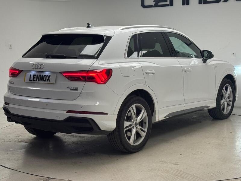 Audi Audi Q3 view 6