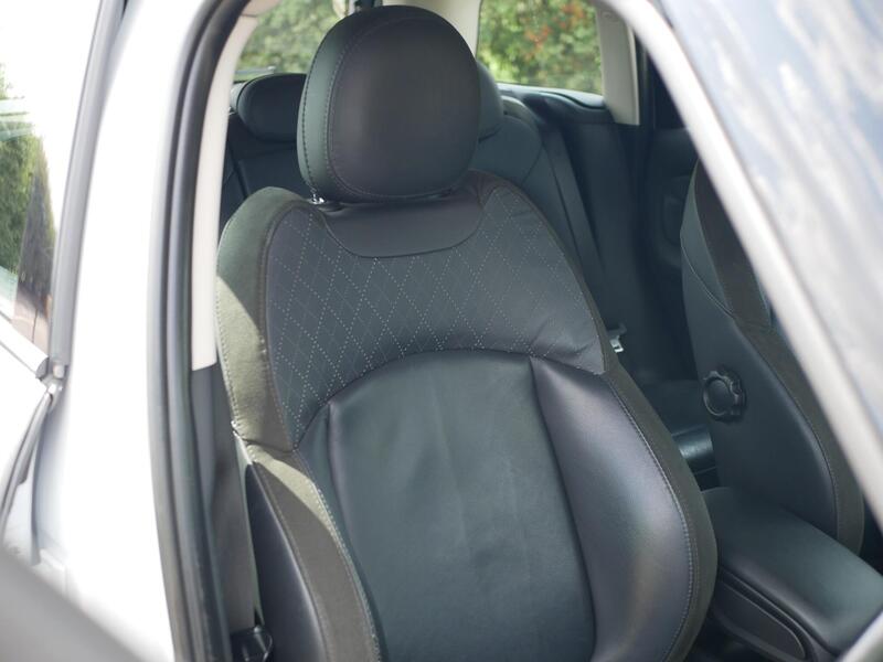 Mini Countryman view 3