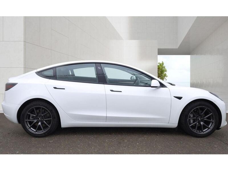 Tesla Model 3 view 4