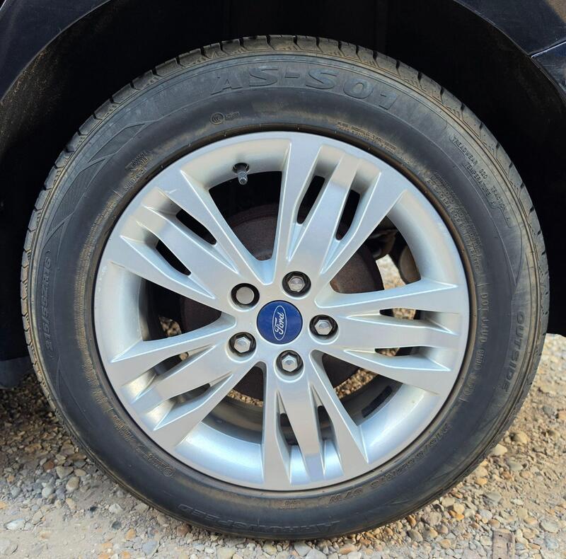 Ford Focus 1.6 Titanium Navigator Powershift Euro 5 5dr thumbnail 17