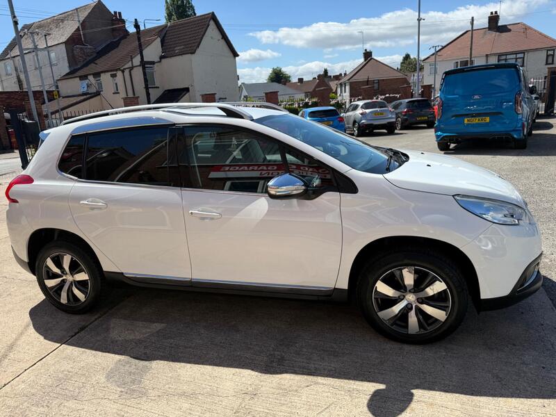 Peugeot 2008 view 6