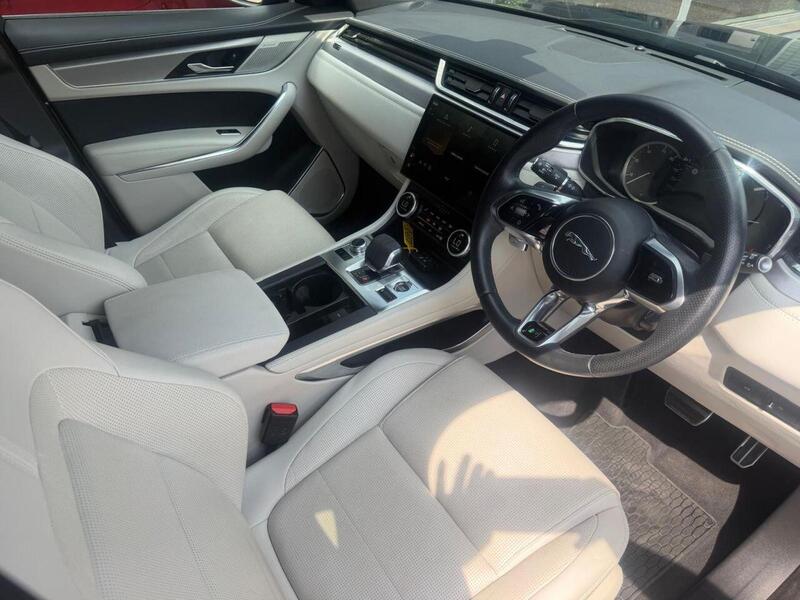 Jaguar F-Pace view 2
