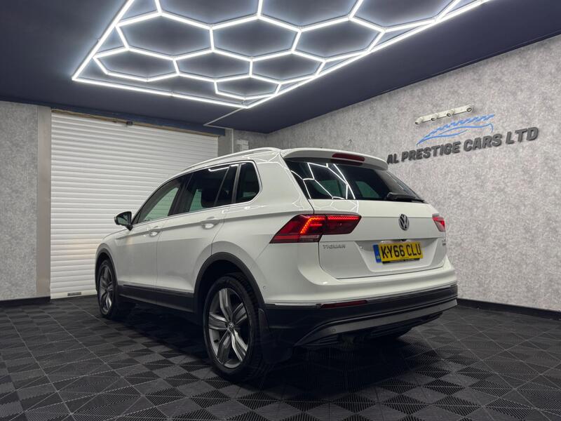 Volkswagen Tiguan view 9