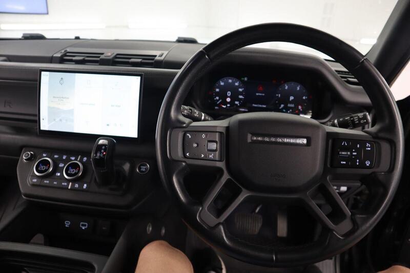 Land Rover Defender view 31