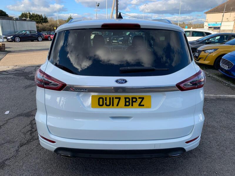 Ford S-Max view 4