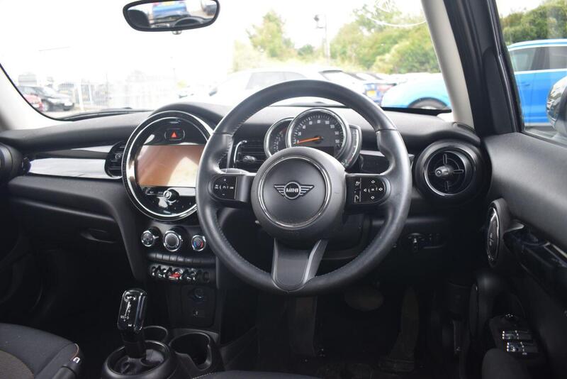 Mini Hatch view 3