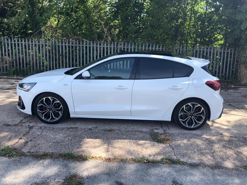 Ford Focus view 2