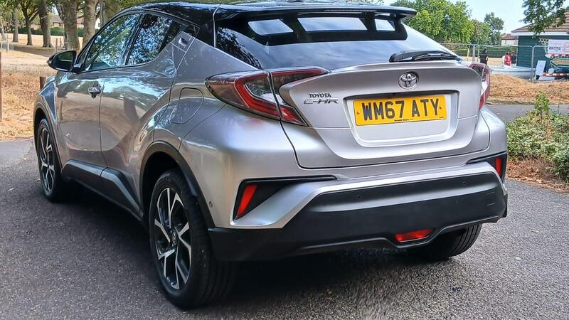 Toyota C-HR view 6