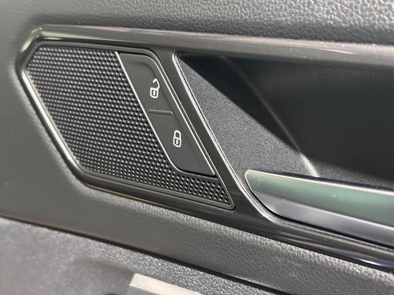 599325441fa04f28a85369ee04126852