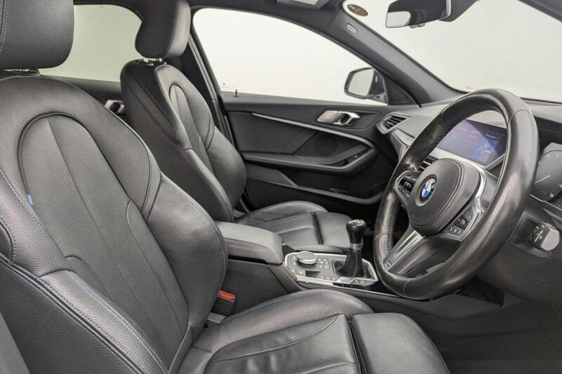 BMW 1 Series view 3