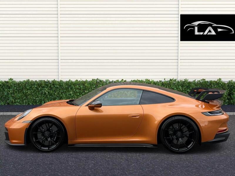 Porsche 911 view 3