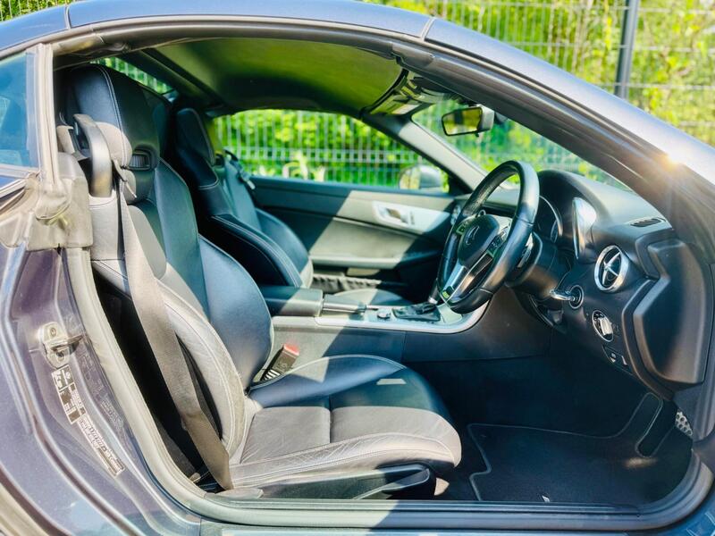 Mercedes-Benz SLK view 3