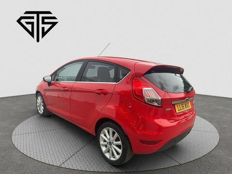 Ford Fiesta view 5