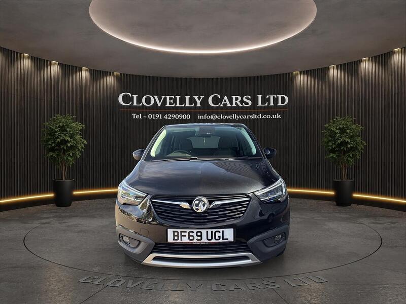 Vauxhall Crossland X view 3