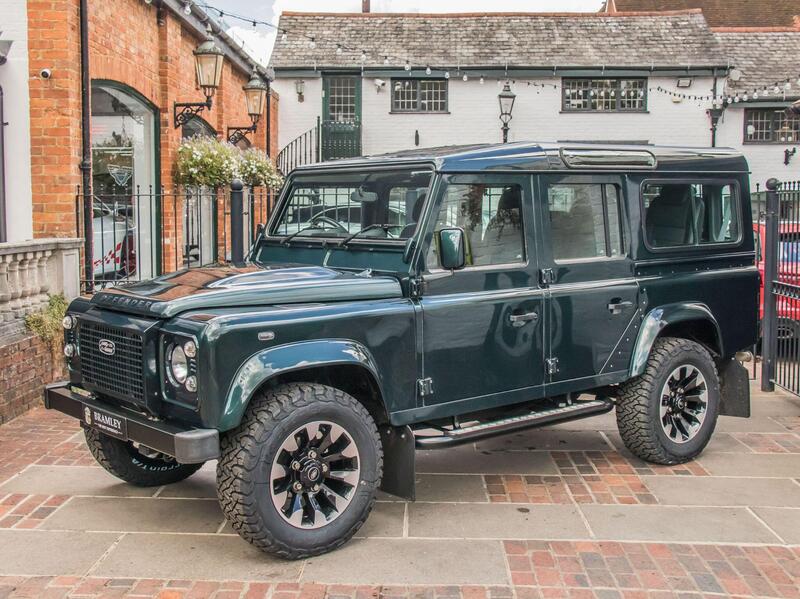 Land Rover Defender 110 view 6