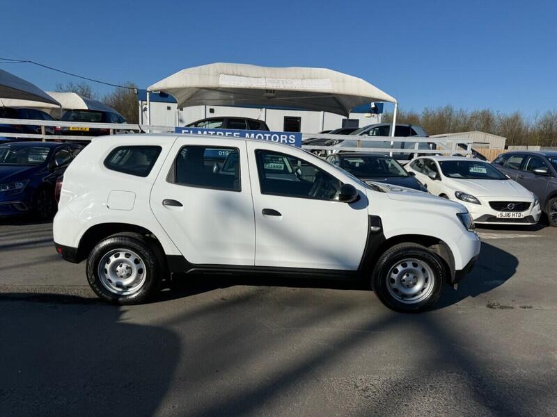 Dacia Duster view 3