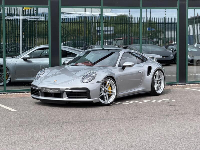Porsche 911 view 5