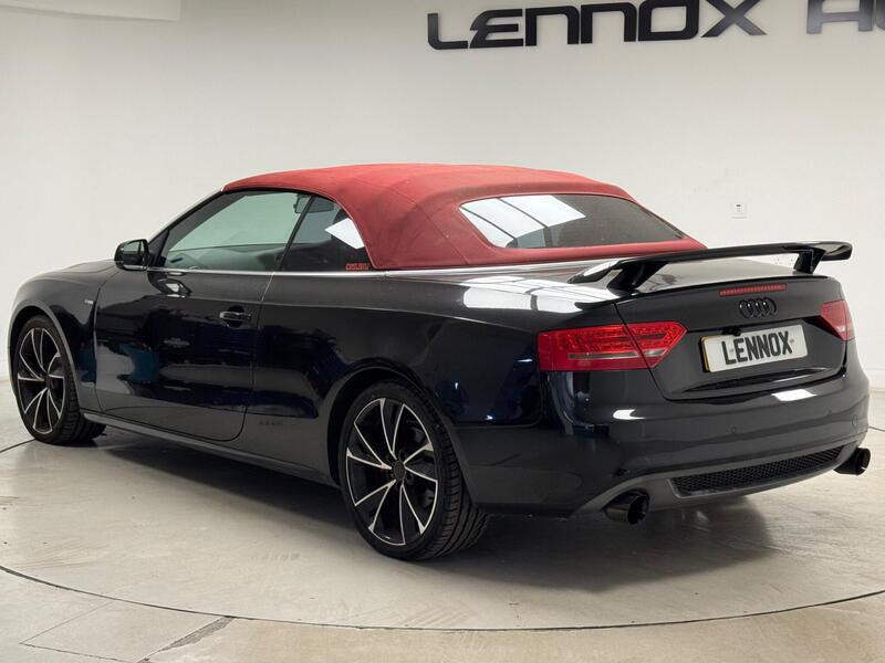 Audi A5 Cabriolet view 4