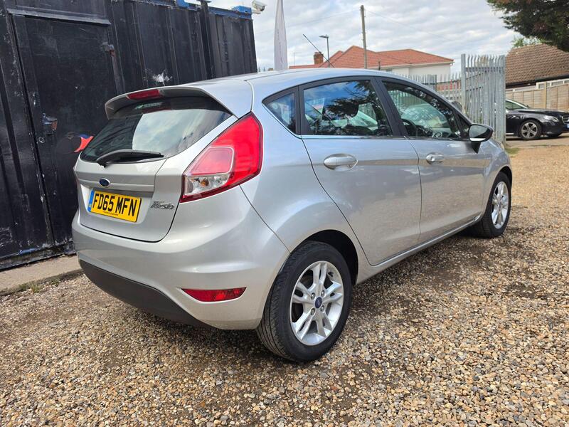 Ford Fiesta 1.25 Zetec Euro 6 5dr thumbnail 7