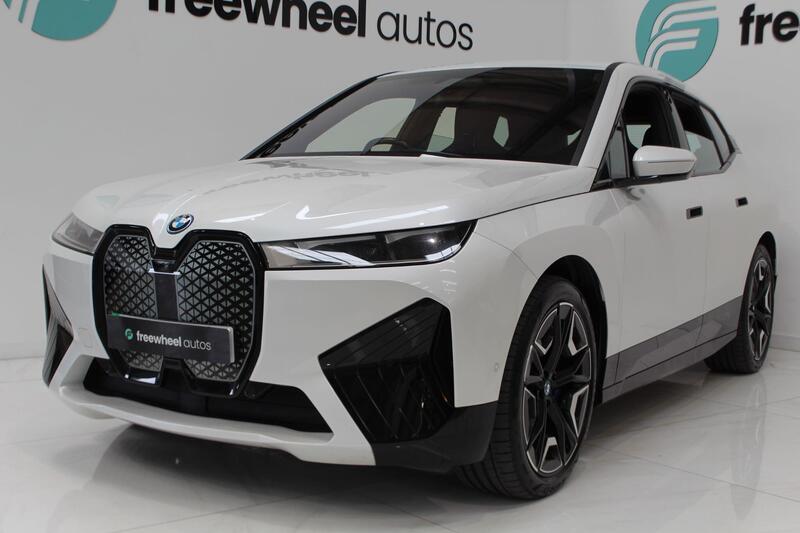 2022 BMW iX in White — image 5 of 88