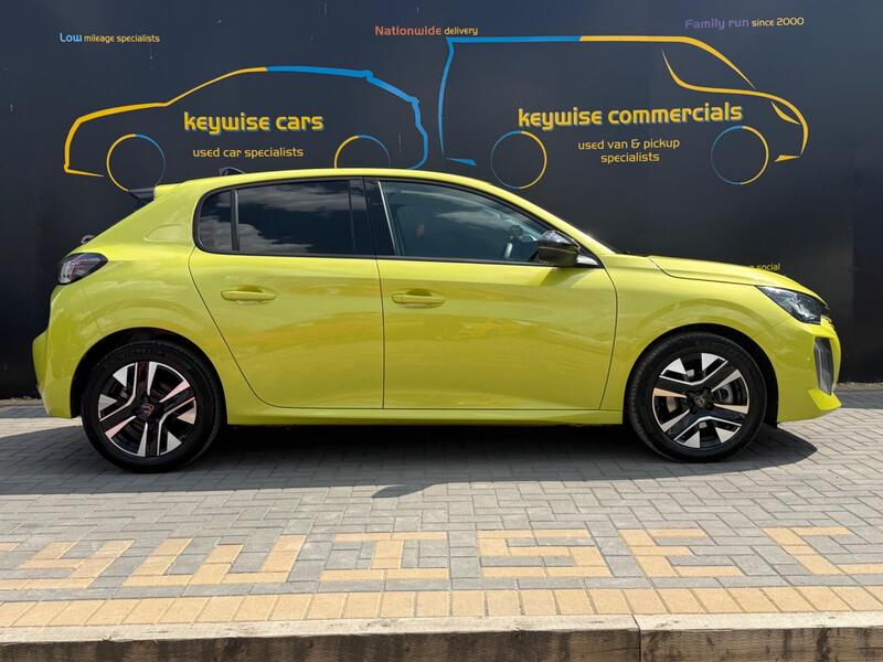 Peugeot 208 view 6