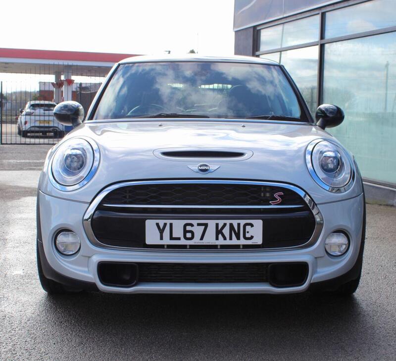 Mini Cooper view 2