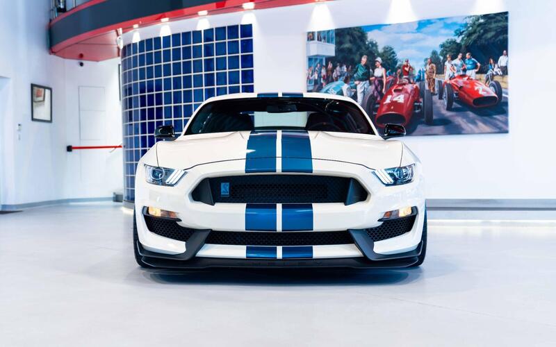 Ford Mustang view 2
