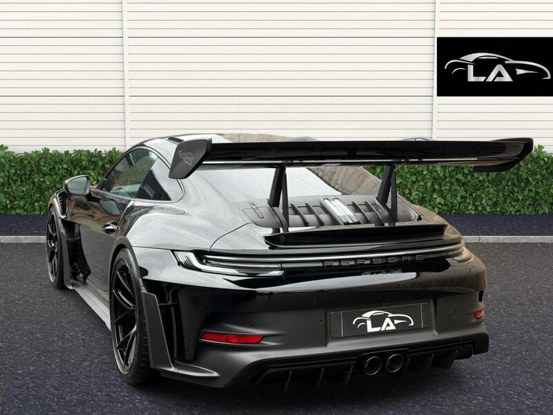 Porsche 911 view 6