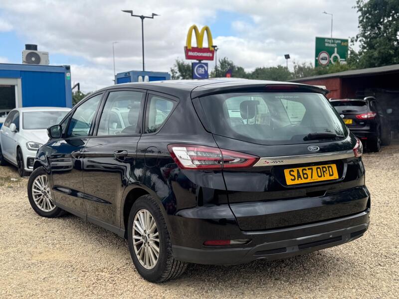 Ford S-Max view 4