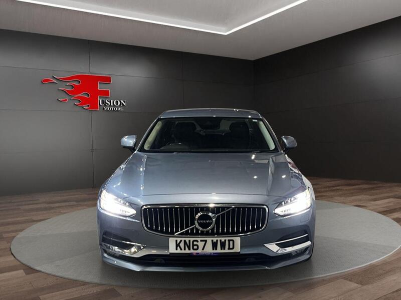 Volvo S90 view 2