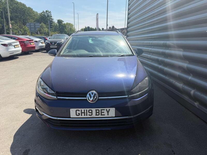 Volkswagen Golf view 4