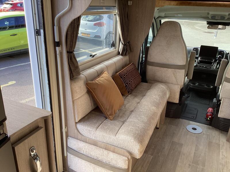 Auto-Sleepers Broadway FB — image 10
