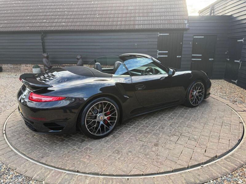 Porsche 911 view 3