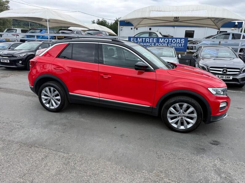 Volkswagen T-Roc view 6
