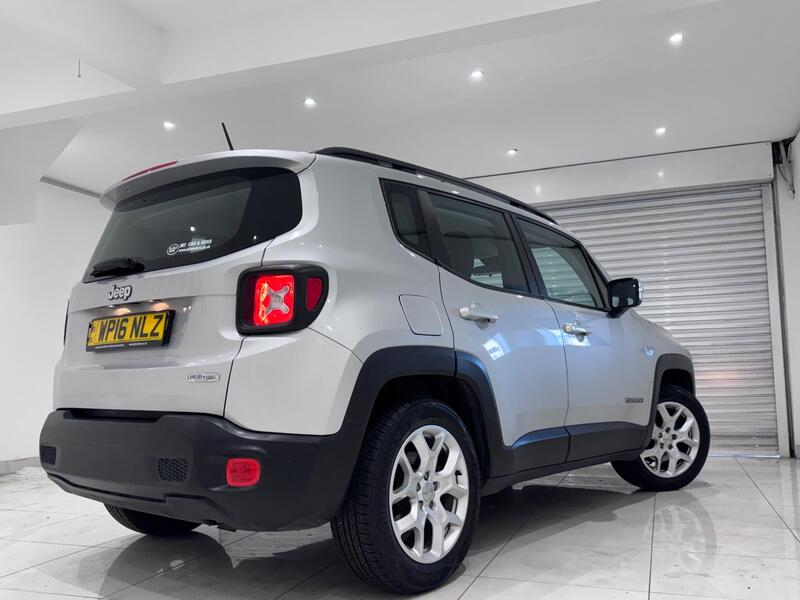 Jeep Renegade view 2