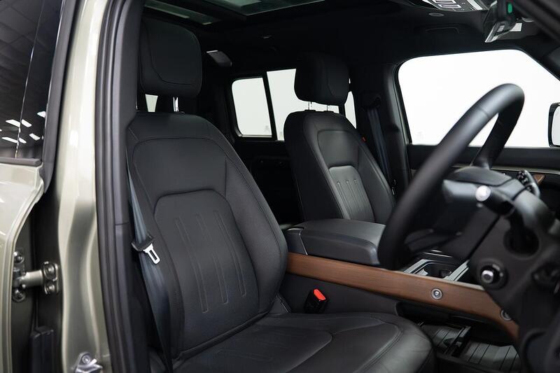 Land Rover Defender 110 view 3