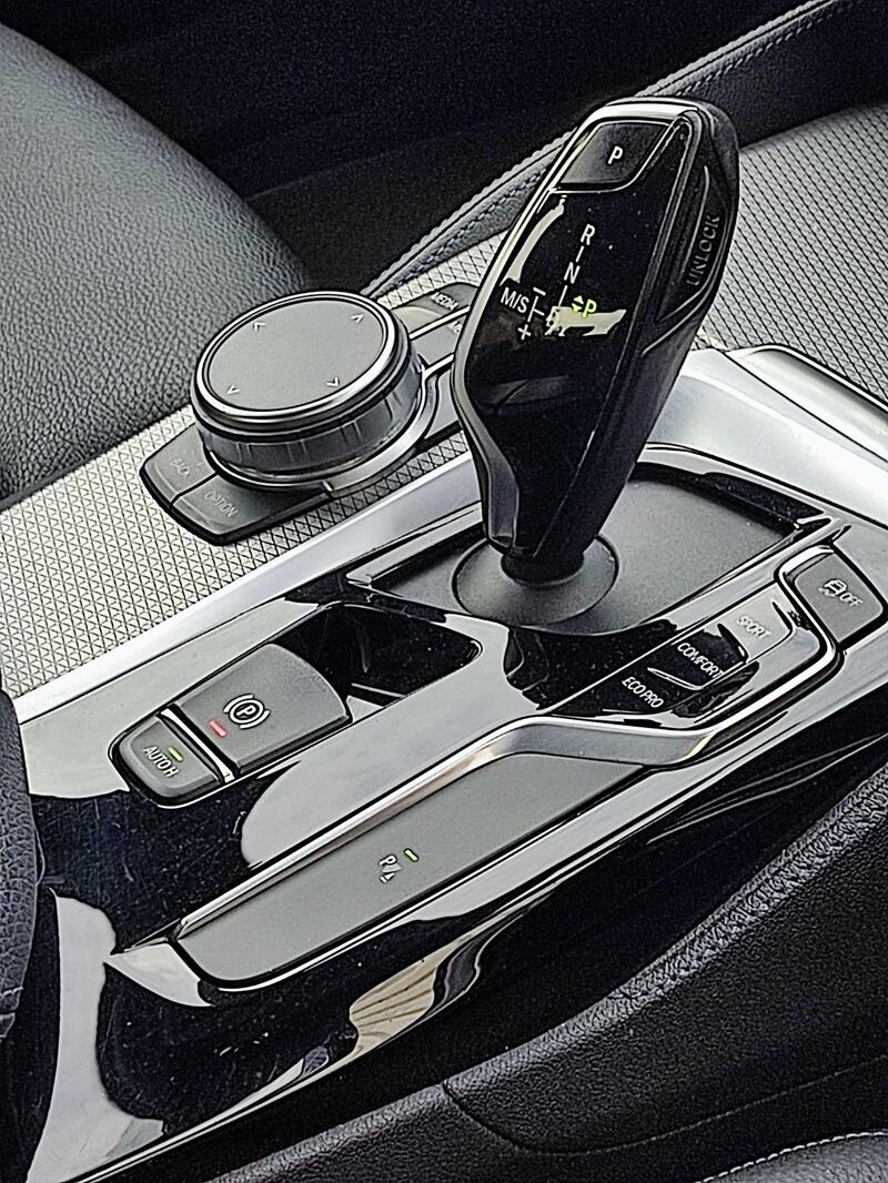 BMW 5 Series view 7