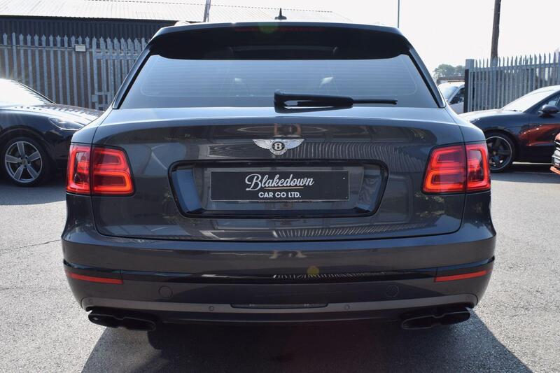 Bentley Bentayga view 5